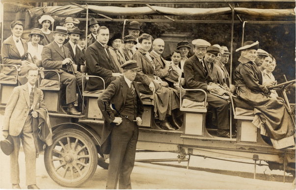 Stadtrundfahrten und Bootsausflüge