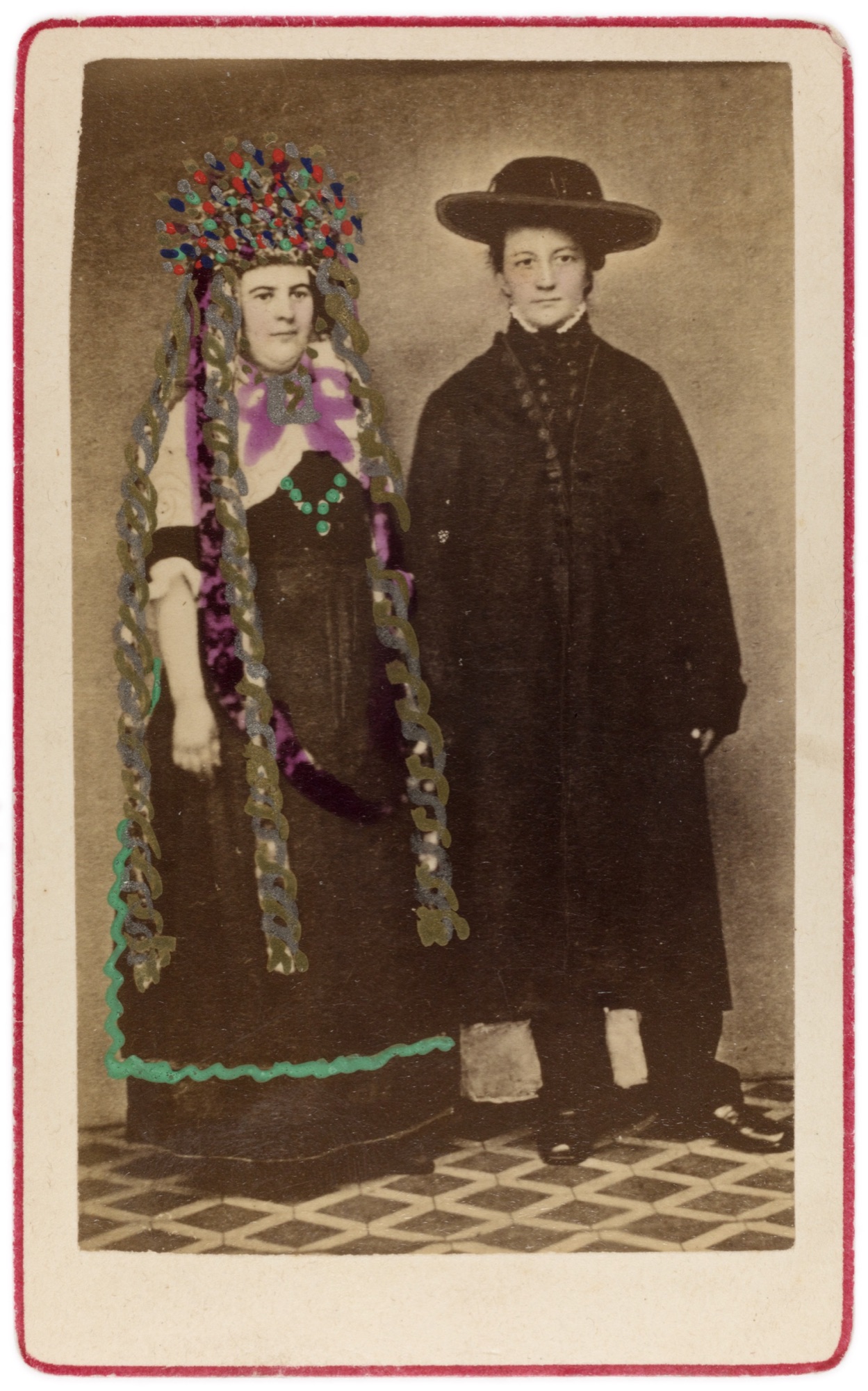 Vorderseite
einer handkolorierten Trachtenfotografie